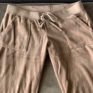 Juicy Couture Pants - Juicy Couture tan women’s small pants Juicy Couture Pants - Juicy Couture tan women’s small pants